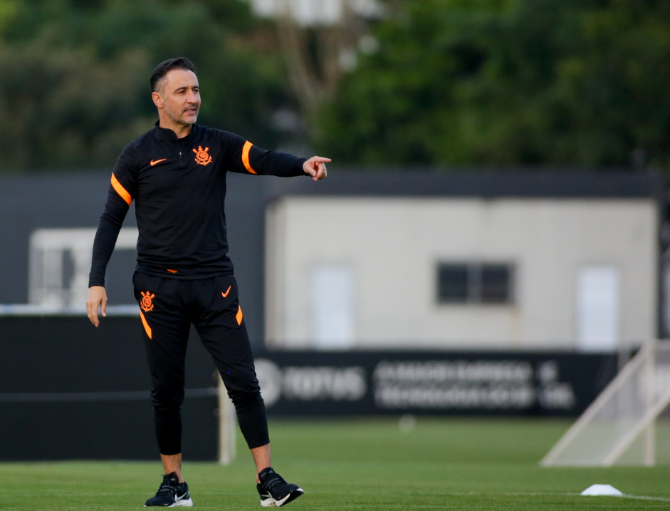 Vtor Pereira prepara Corinthians para jogo contra o Internacional