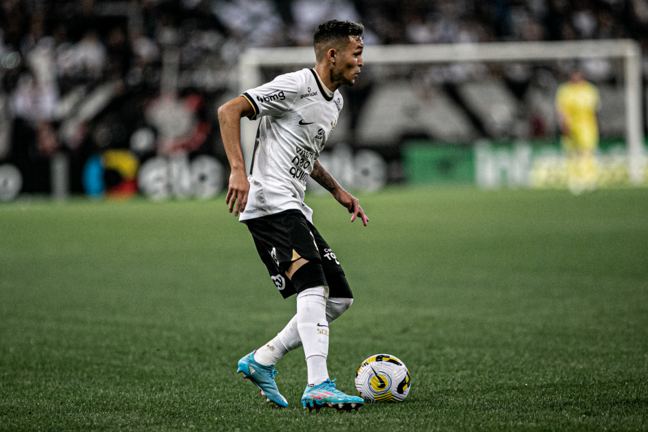 Adson atuou por 85 minutos na vitria do Corinthians na Copa do Brasil