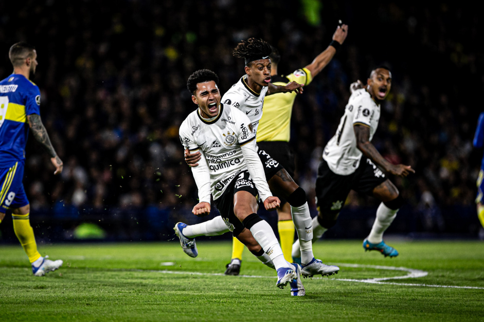 Du Queiroz marcou o primeiro gol do Corinthians contra o Boca Juniors