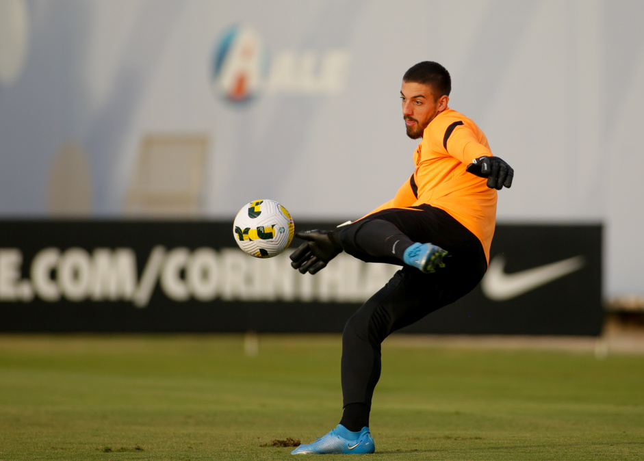 Goleiro Guilherme Castellani ganhou os parabns do Timo nesta quarta-feira