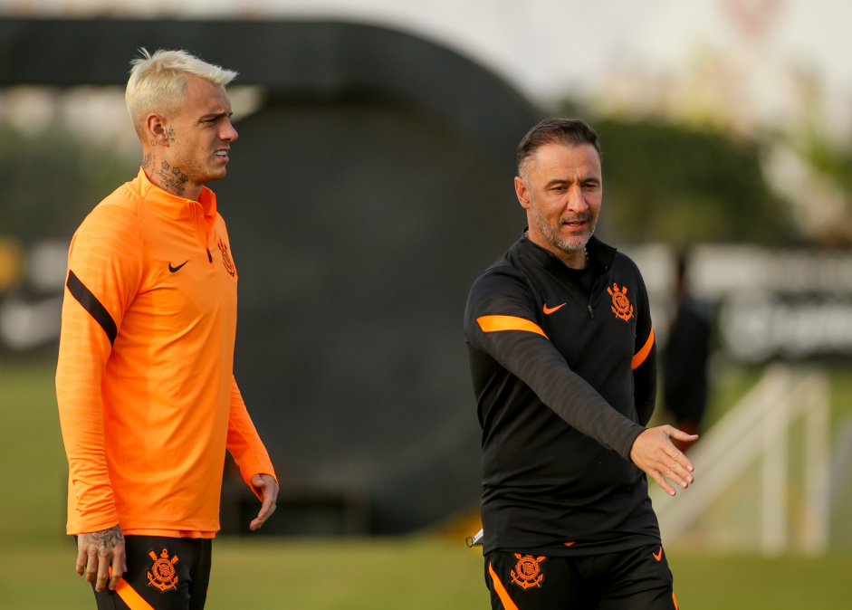 Róger Guedes e Vítor Pereira no CT Róger Guedes e Vítor Pereira no CT