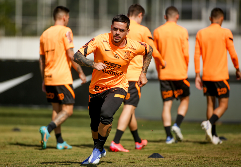 Fagner  um dos sete desfalques do Corinthians para a deciso desta noite na Libertadores