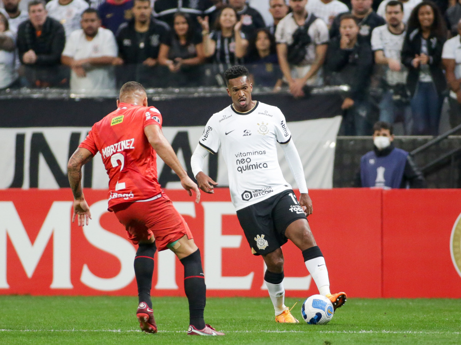 J durante partida entre Corinthians e Always Ready pela Libertadores