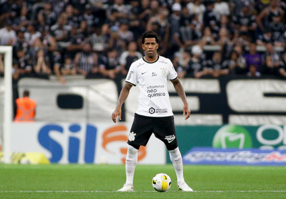 Zagueiro Gil raras vezes deixou um jogo do Corinthians por causa de um problema fsico