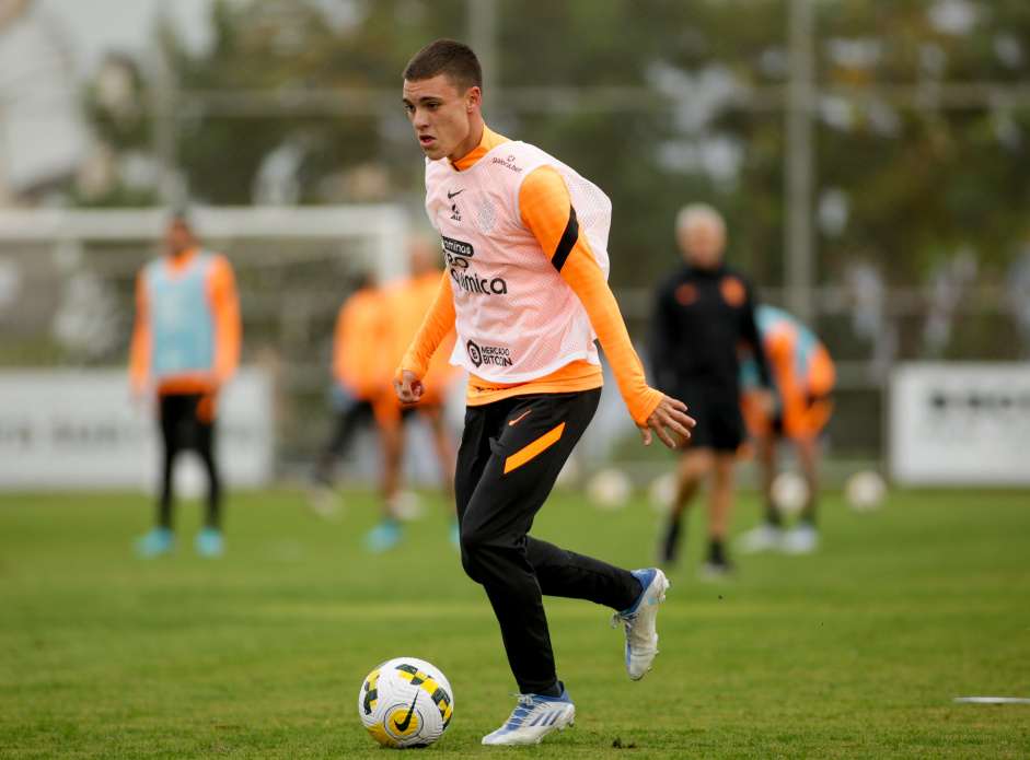 Breno Bidon é figura carimbada nos treinos do Corinthians Breno Bidon é figura carimbada nos treinos do Corinthians