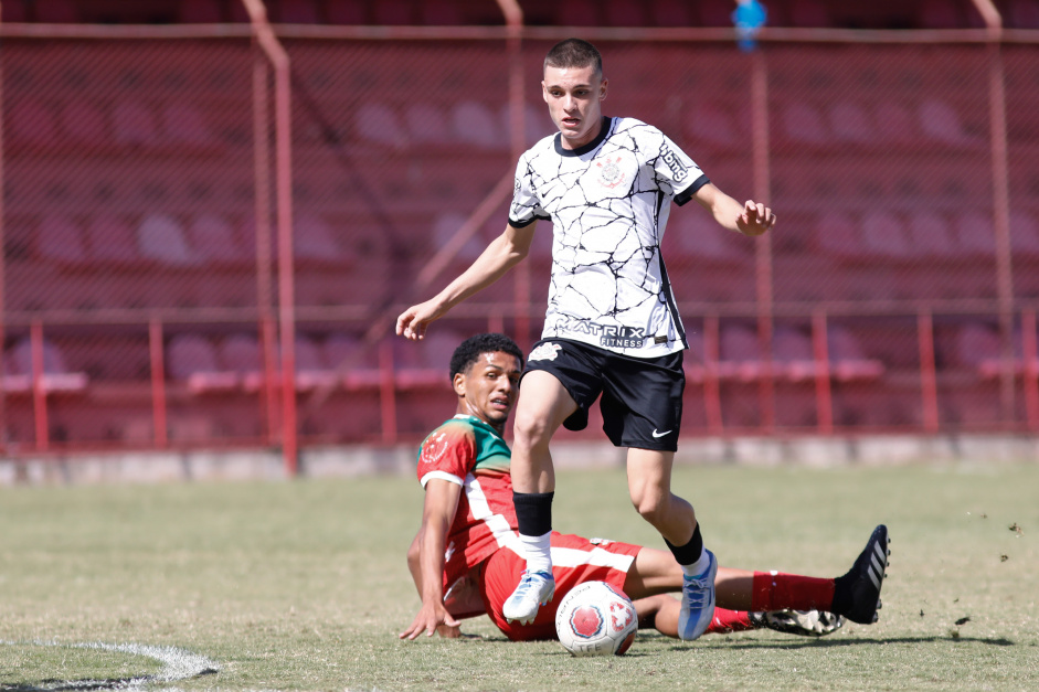 Breno Bidon durante o duelo entre Corinthians e Grmio Osasco pelo Paulista Sub-17