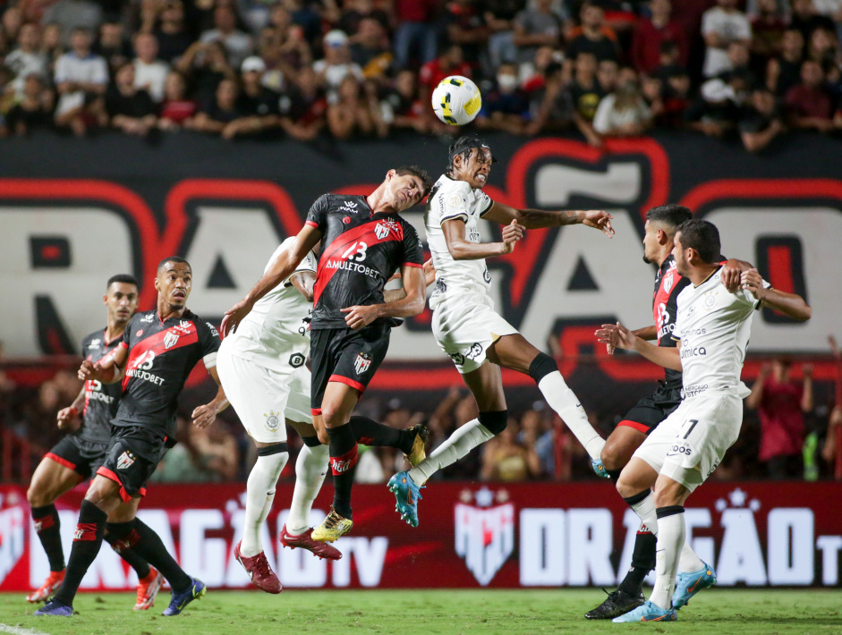Como você avalia a performance do Corinthians em Goiânia?