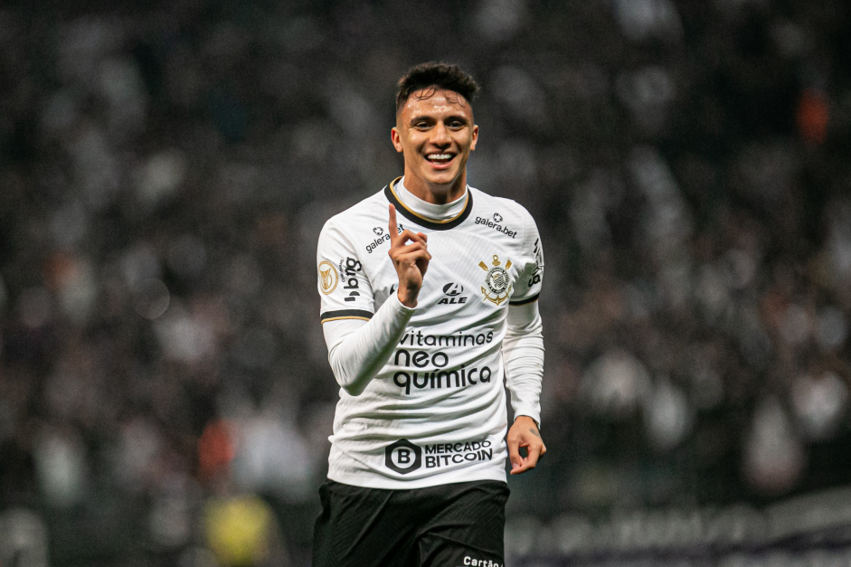 Mantuan marcou mais uma vez com a camisa do Corinthians