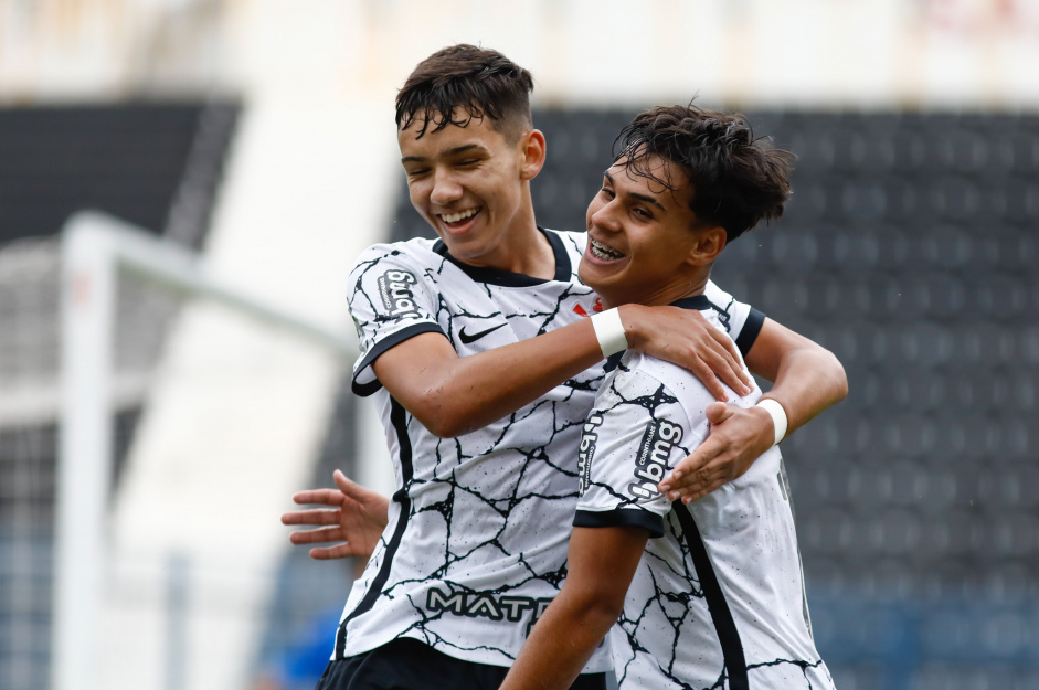 Roberto e Guilherme Henrique, de 16 e 15 anos, respectivamente, j receberam chances no Sub-20
