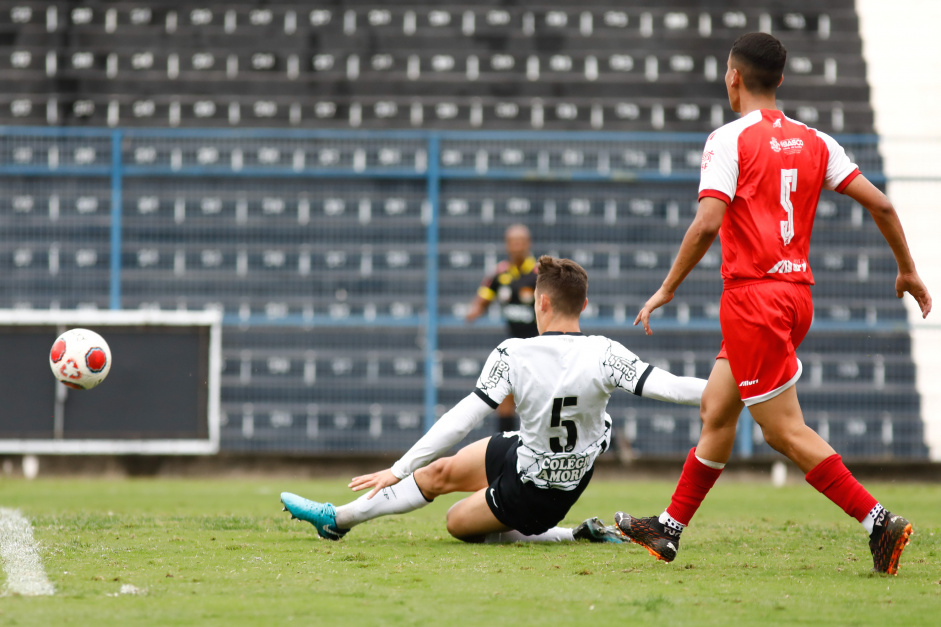 Volante Gabriel Moscardo marcou na vitria do Corinthians Sub-17