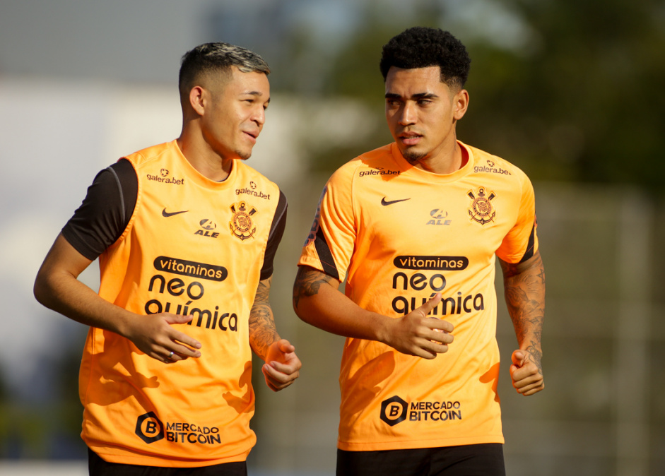 Du Queiroz com Adson durante atividade no CT Joaquim Grava Du Queiroz com Adson durante atividade no CT Joaquim Grava