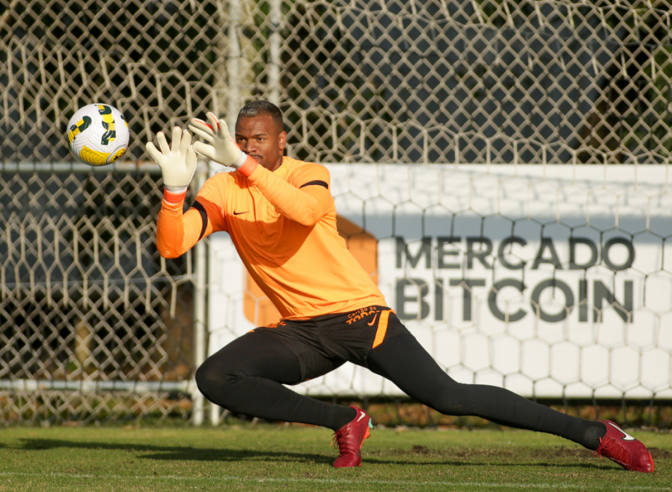 Carlos Miguel em ltimo treino do Corinthians antes de encarar o Santos
