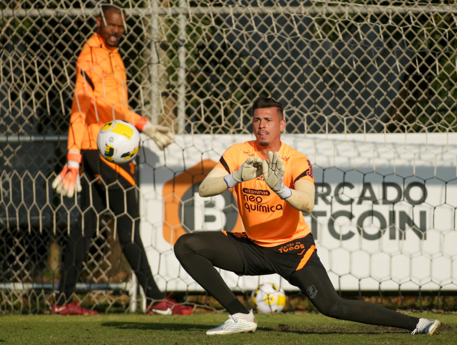 Ivan em ltimo treino do Corinthians antes de encarar o Santos