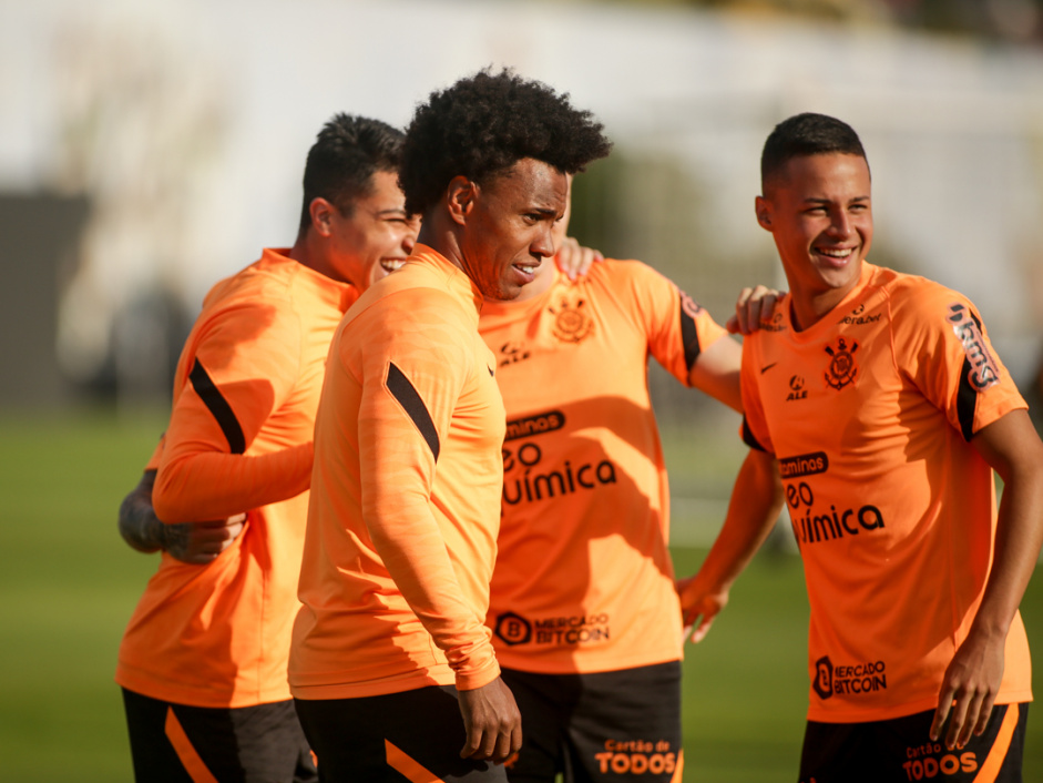 Corinthians volta ao CT Joaquim Grava nesta segunda-feira para fechar preparação para enfrentar o Boca Juniors, na terça, em Itaquera Corinthians volta ao CT Joaquim Grava nesta segunda-feira para fechar preparação para enfrentar o Boca Juniors, na terça, em Itaquera