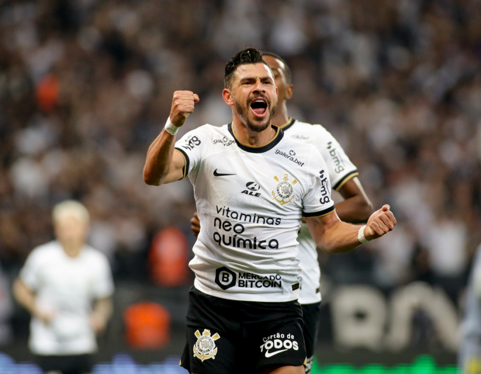 Giuliano chegou a marca de sete gols com a camisa do Corinthians