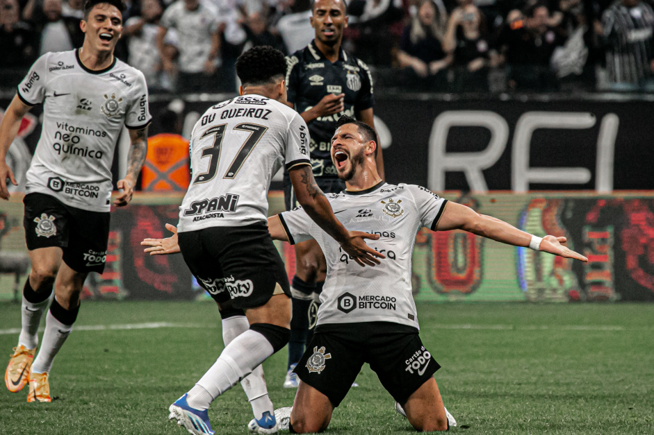 Corinthians reencontra o Santos na noite deste sábado, agora pelo Brasileirão