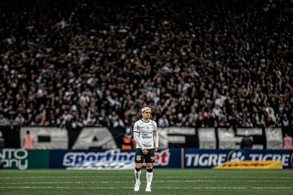 Fagner entrou no segundo tempo do clssico contra o Santos