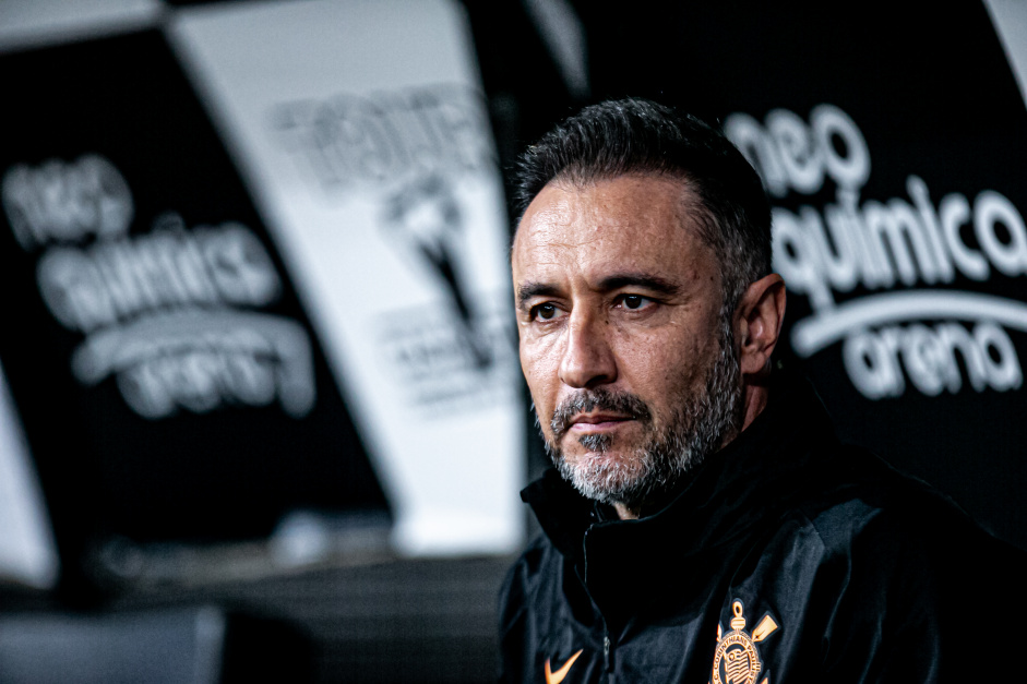 Vítor Pereira durante o clássico entre Corinthians e Santos, sábado, na Neo Química Arena Vítor Pereira durante o clássico entre Corinthians e Santos, sábado, na Neo Química Arena