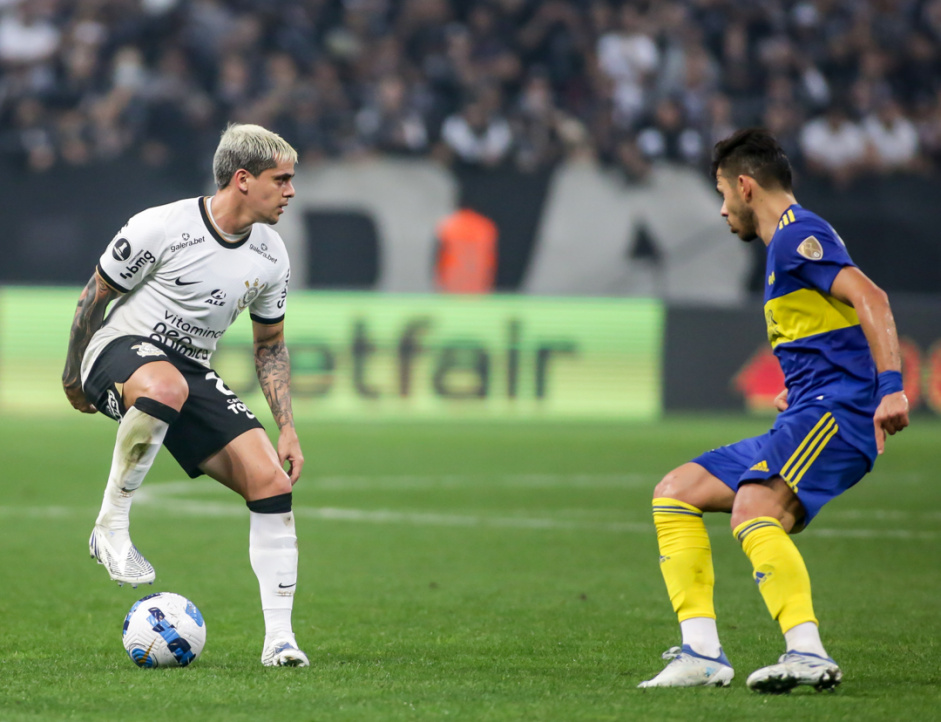 Fagner em ao contra o Boca Juniors