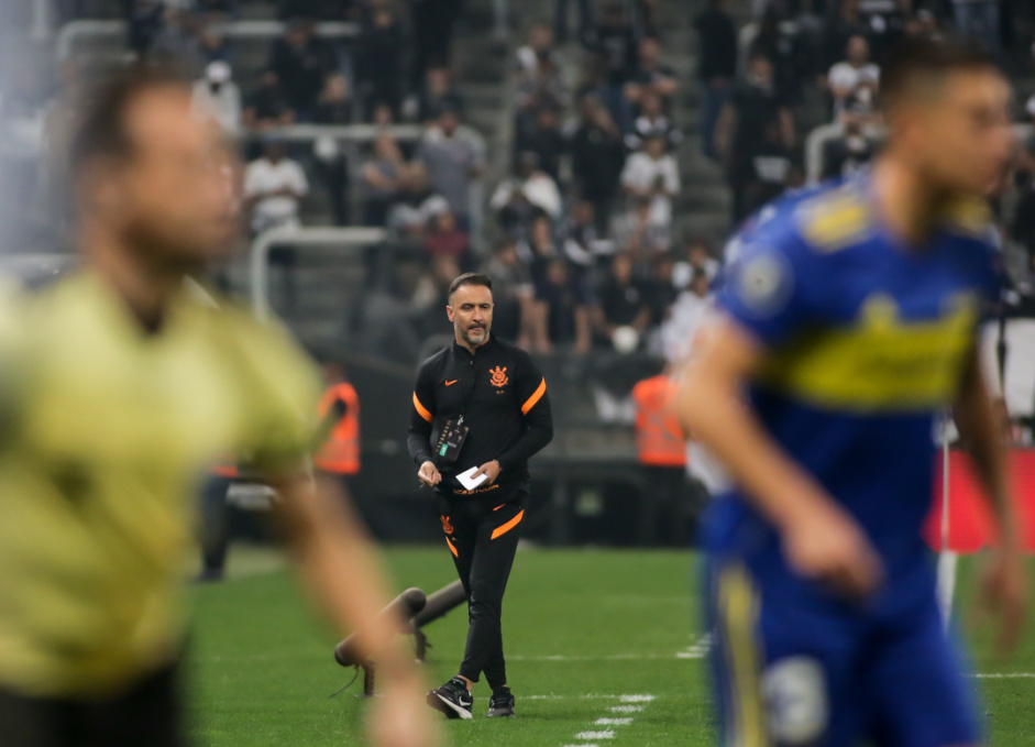 Vtor Pereira durante jogo do Corinthians com o Boca Juniors