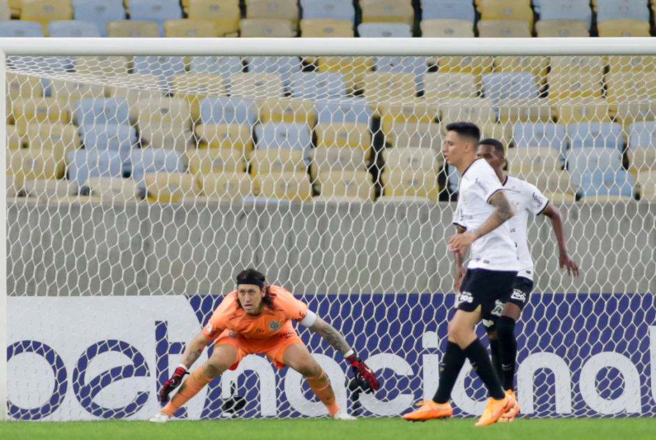 Cssio e Mantuan durante partida contra o Fluminense