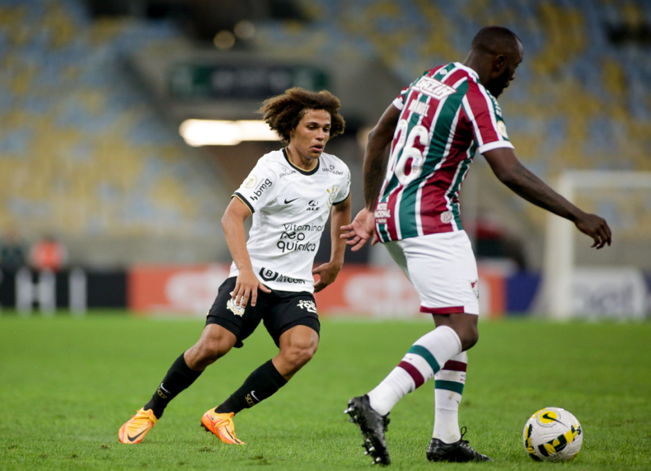 Guilherme Biro (foto) e Giovane fizeram primeiro jogo como titulares do Corinthians contra o Fluminense