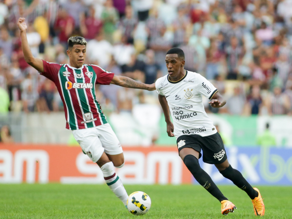 Robert Renan em ao contra o Fluminense