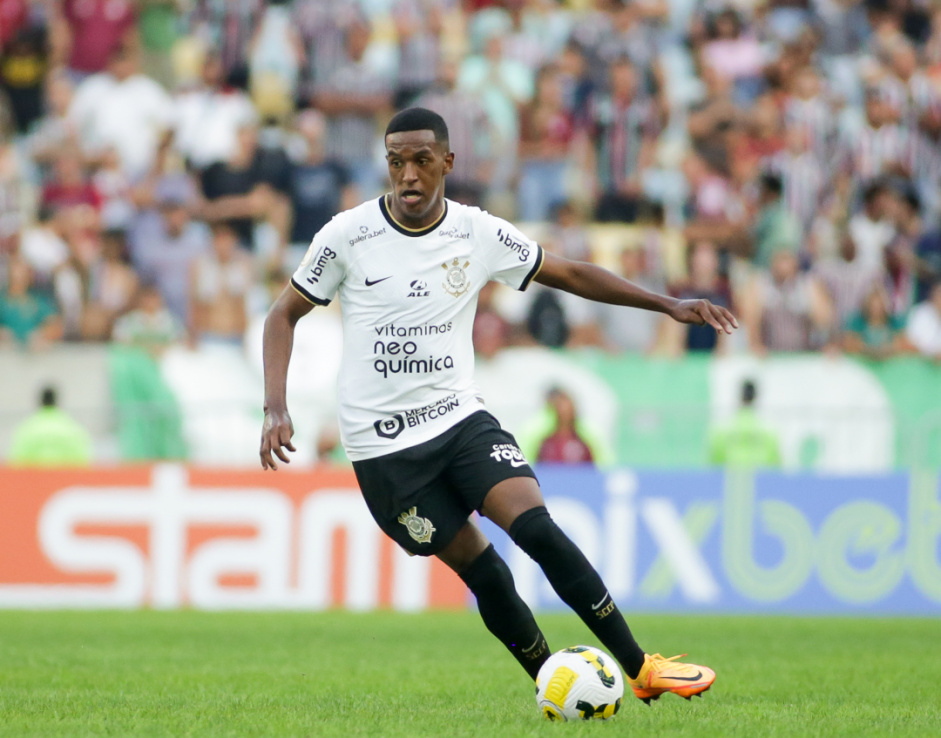 Robert Renan deve assinar contrato de empréstimo com o Corinthians
