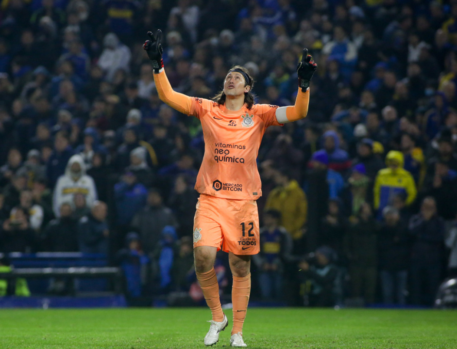 Cássio defendeu dois pênaltis e levou o Corinthians para a próxima fase da Libertadores Cássio defendeu dois pênaltis e levou o Corinthians para a próxima fase da Libertadores