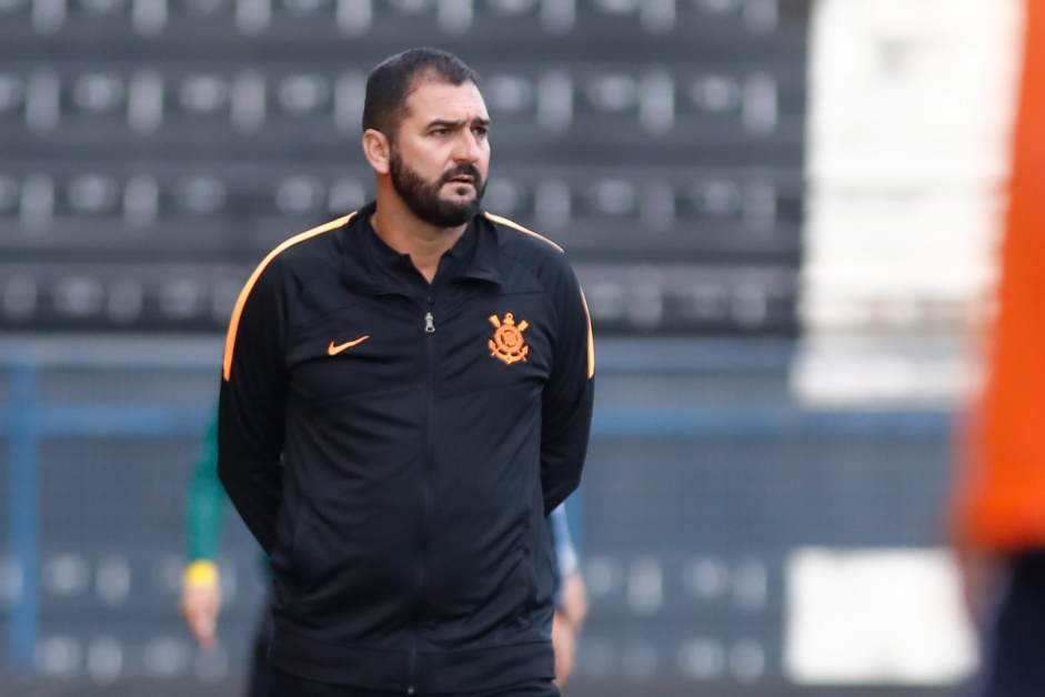 Danilo avalia primeiro ano como treinador do Sub20 do Corinthians e