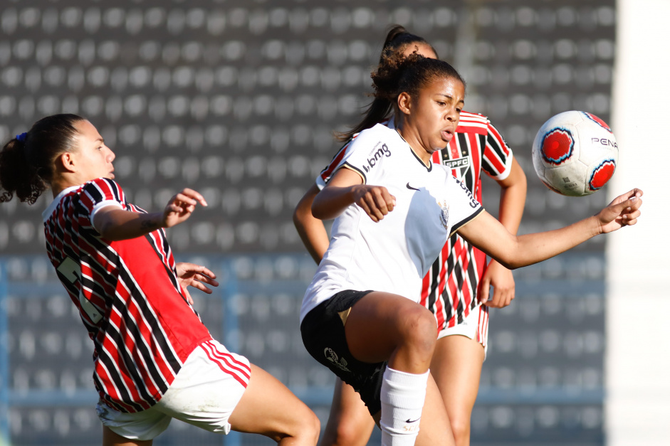 Corinthians sofre derrota para o So Paulo no jogo de ida da semifinal do Paulista Feminino Sub-17