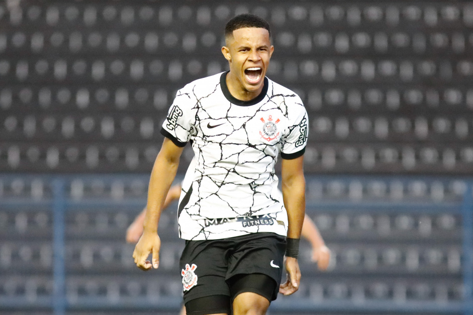 Pedro comemora gol do Corinthians Sub-20 na partida contra o Santos