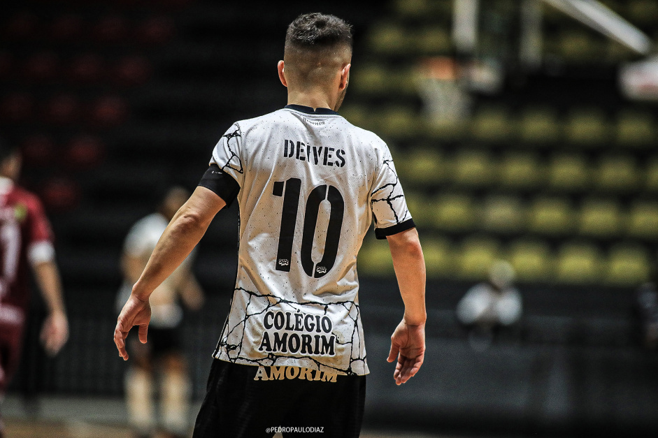 Capito da equipe de futsal do Corinthians, Deives, disputar a 15 final vestindo as cores alvinegras