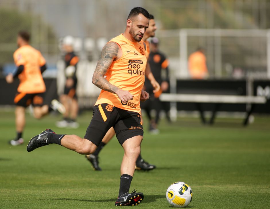 Renato Augusto participou do treino do Corinthians em campo Renato Augusto participou do treino do Corinthians em campo