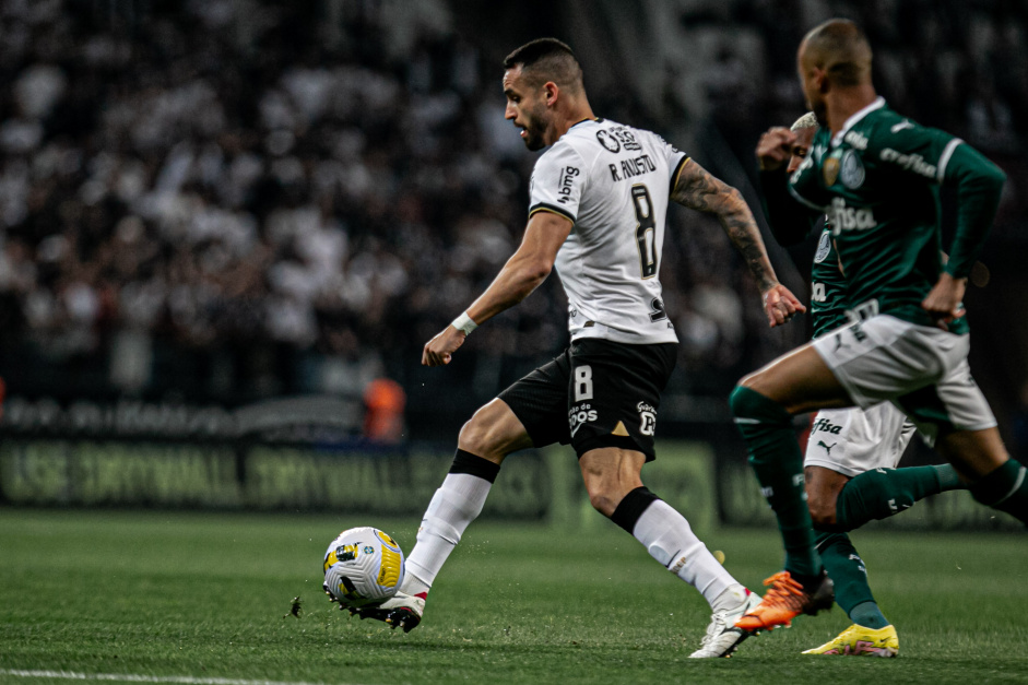 Renato Augusto durante partida entre Corinthians e Palmeiras