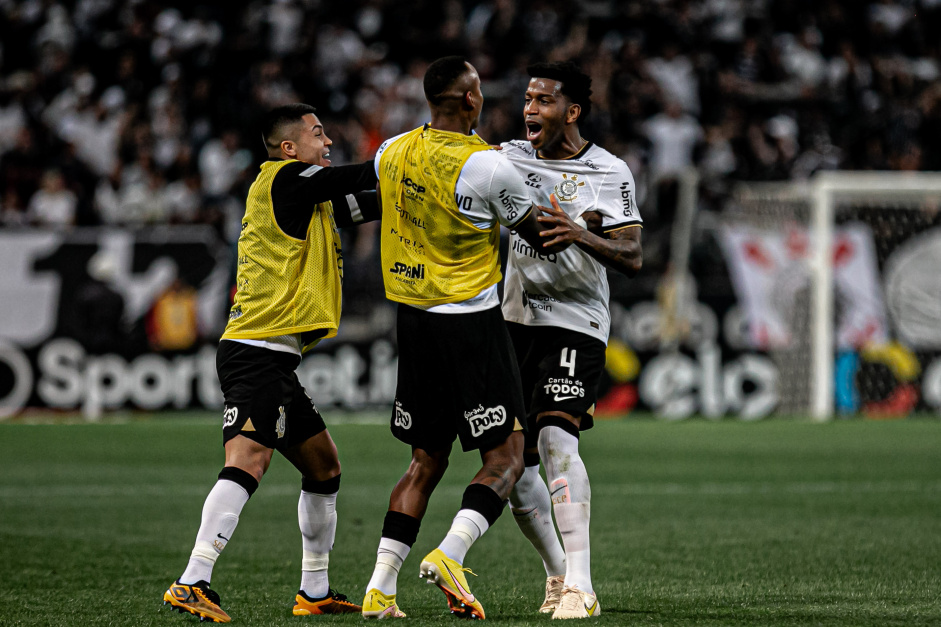 Corinthians irá enfrentar o Fluminense na semifinal