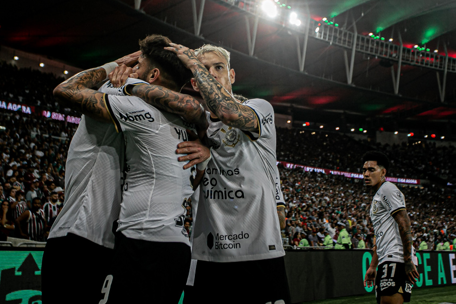 Corinthians volta a atuar nesta segunda-feira