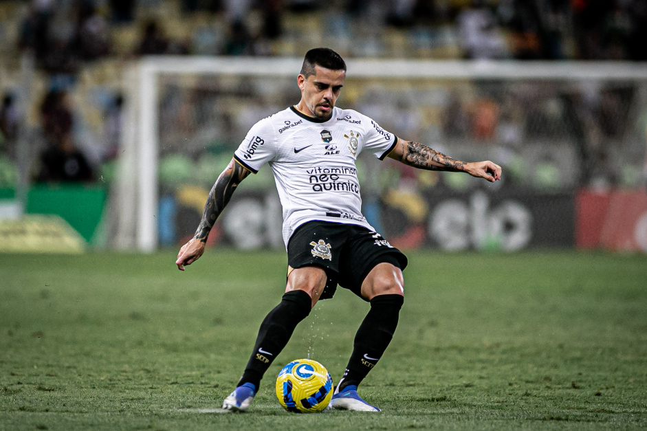 Fagner foi titular do Corinthians contra o Fluminense