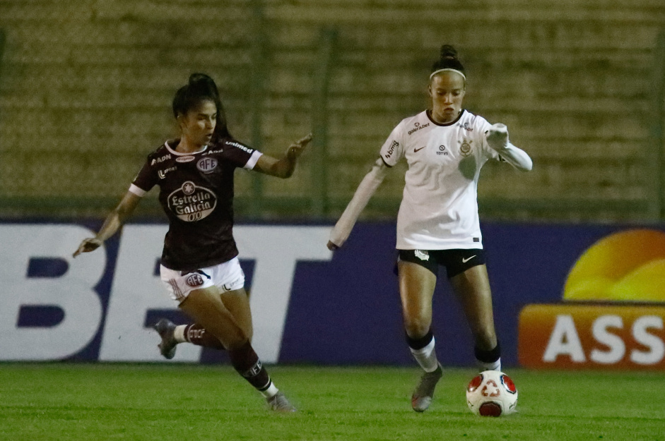 Amanda Vital foi uma das atletas da base titulares do Corinthians diante da Ferroviria