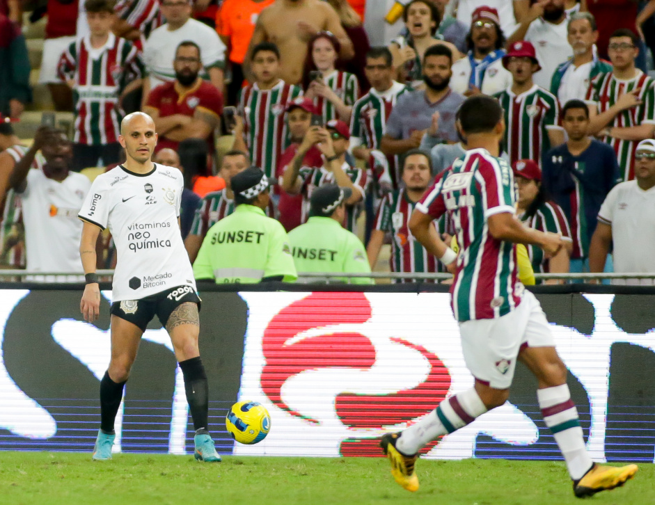 Fbio Santos em duelo desta quarta contra o Fluminense