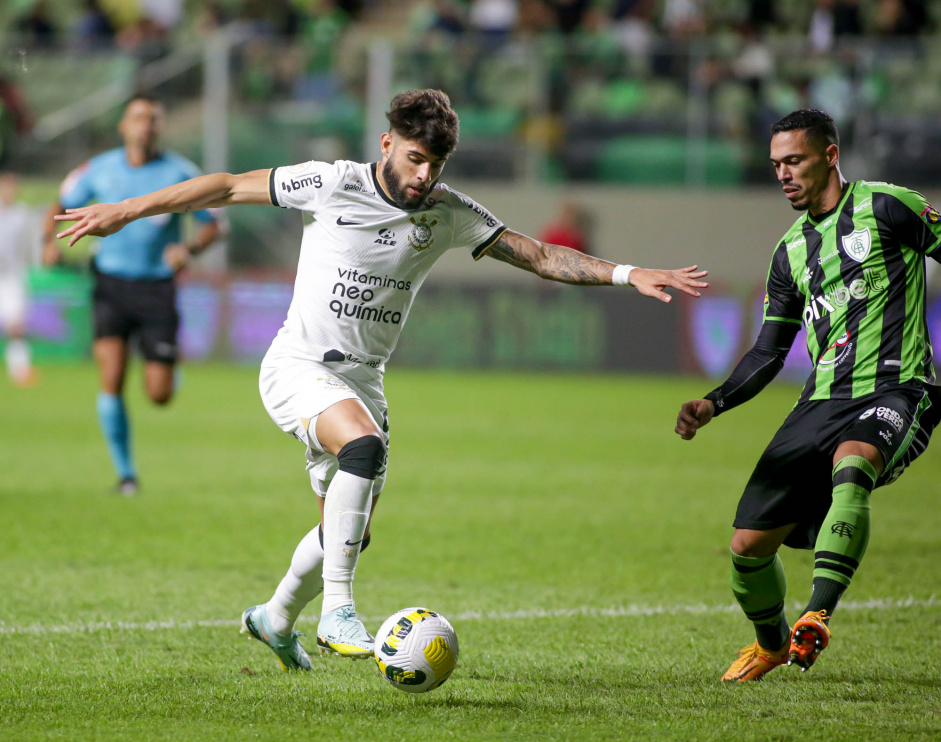 Yuri Alberto armando chute no jogo entre Corinthians e Amrica-MG