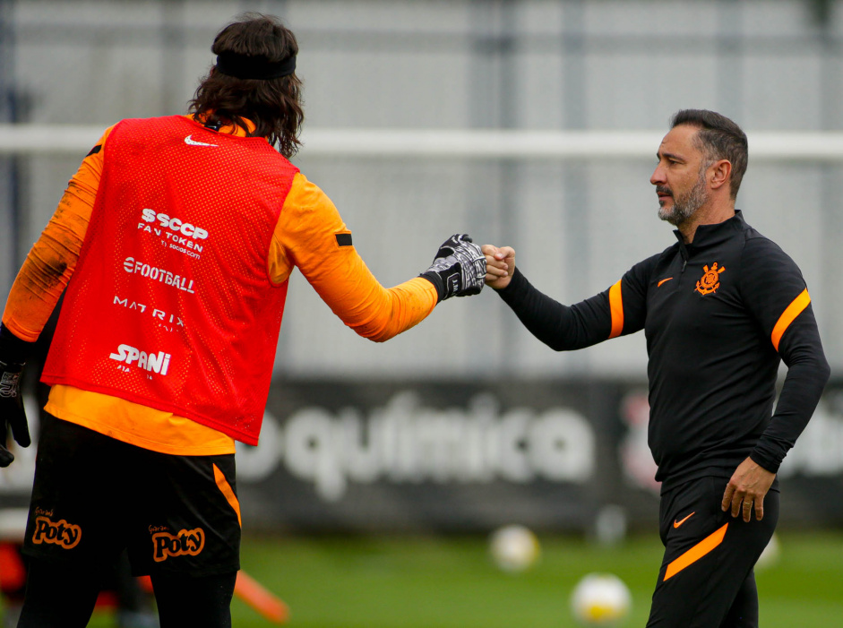 Cássio elogia trabalho de Vítor Pereira no Corinthians: 