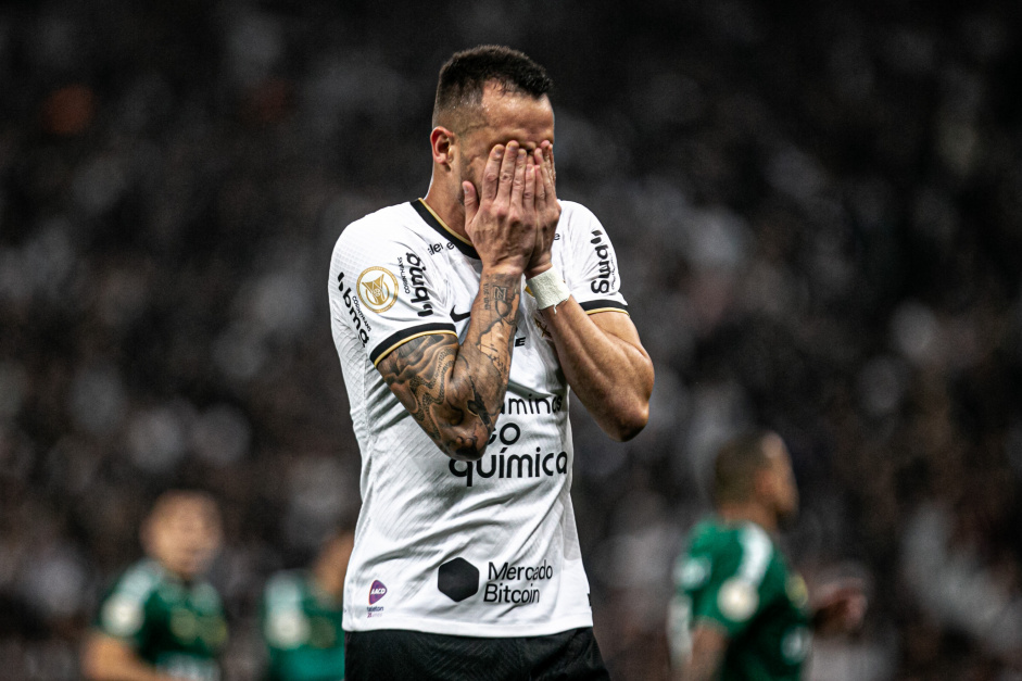 Corinthians cede dois gols e perde chance de dormir na vice-liderana do Brasileiro