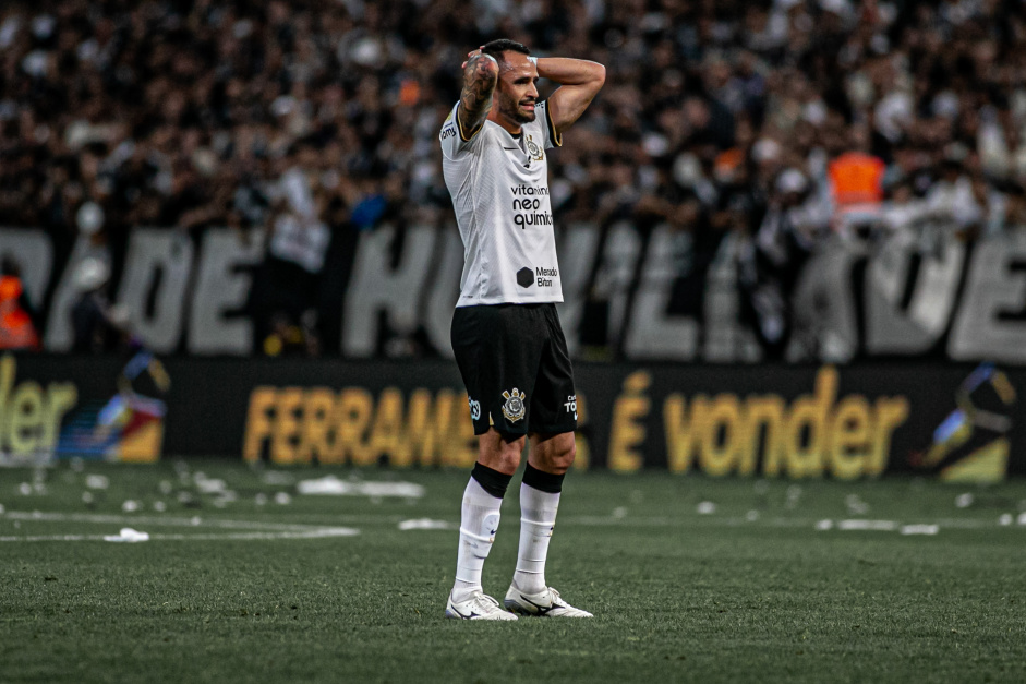 Renato Augusto lamenta lance perdido na final da Copa do Brasil