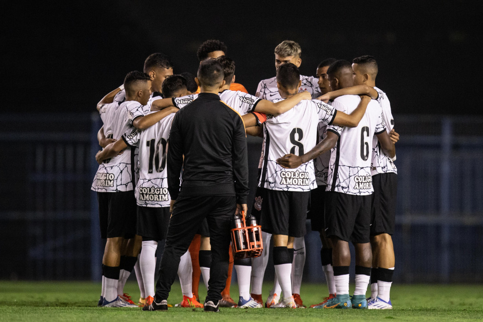 Com jogadores do Sub-20 e 17, o Corinthians divulgou os 30 atletas que vão defender o manto alvinegro na Copinha 2023