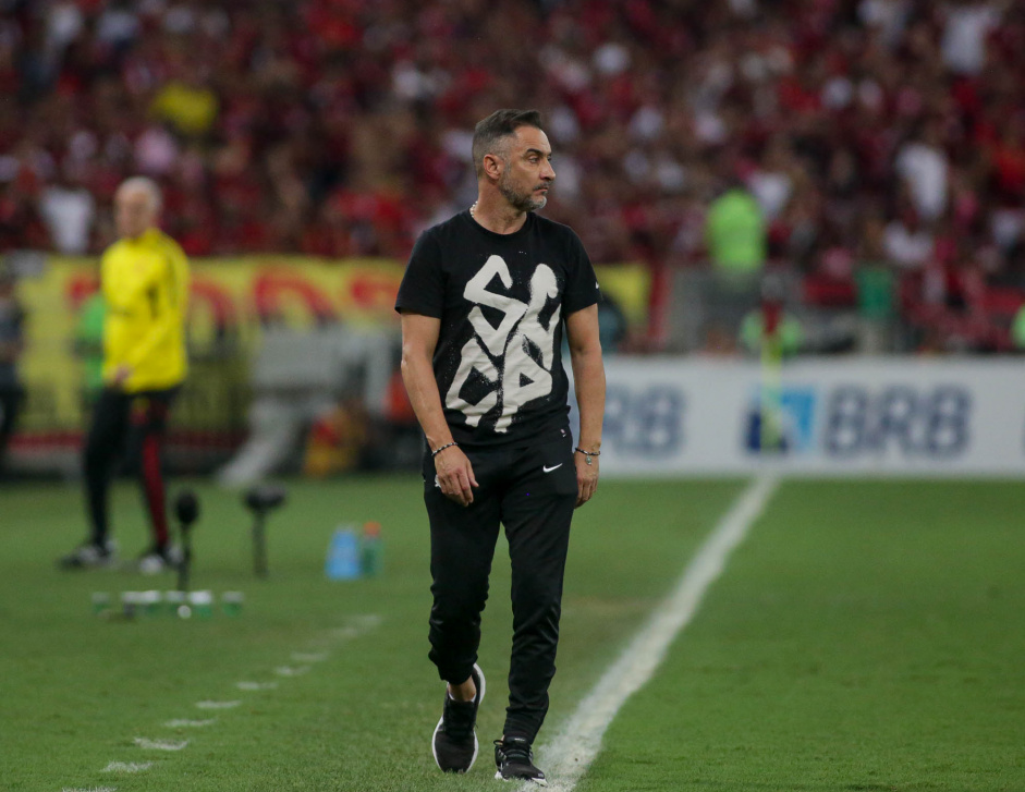 Vtor Pereira s margens do campo na final da Copa do Brasil