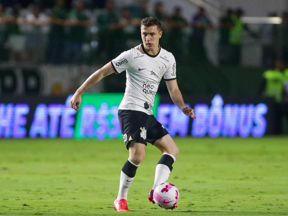 Vasco ainda não efetuou o pagamento da contratação de Lucas Piton no final de 2022 junto ao Corinthians