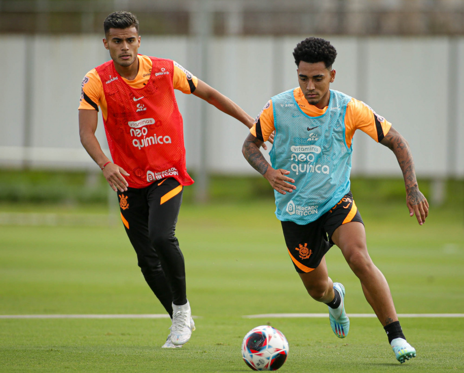 Torcida do Corinthians escolhe dupla de volantes, ideal para majestoso de domingo; veja resultado