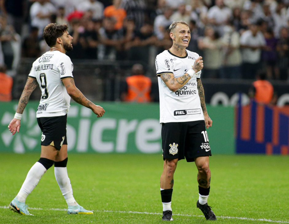 Rger Guedes deu nmeros finais ao jogo entre Corinthians e gua Santa