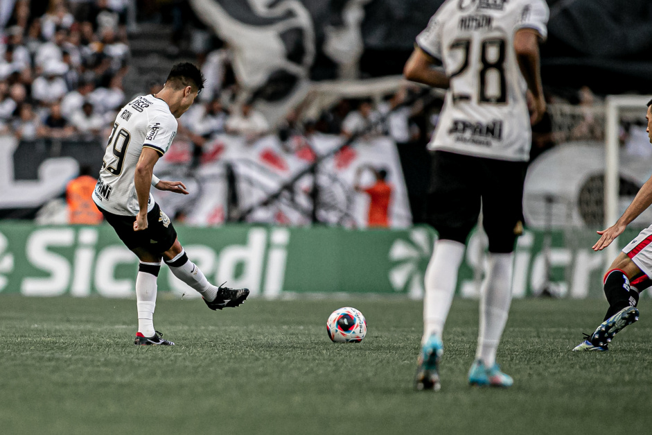 Roni durante a vitria do Corinthians contra o Botafogo-SP